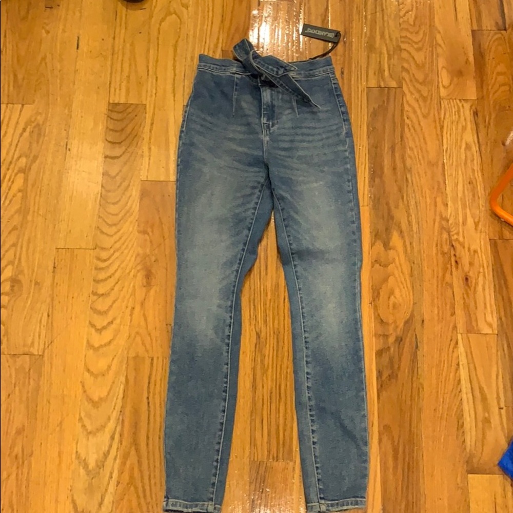 BLANKNYC - Mid wash skinny jeans with front tie